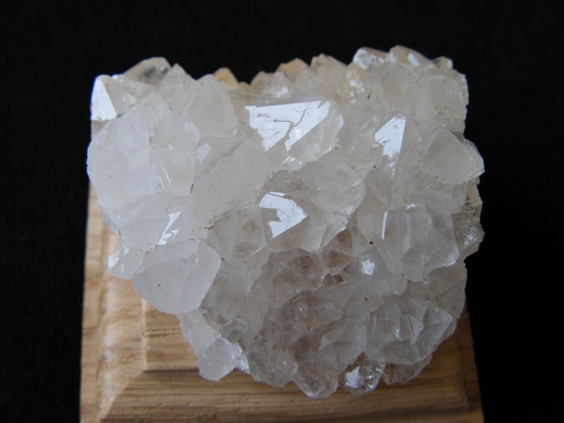 Křemen (var. Křišťál)