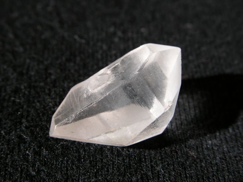 Křemen (var. Křišťál)