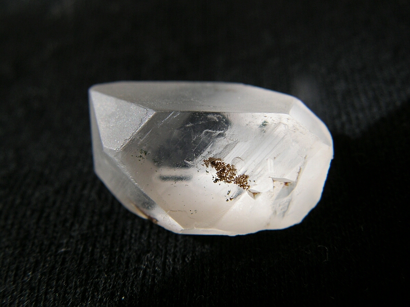 Křemen (var. Křišťál)