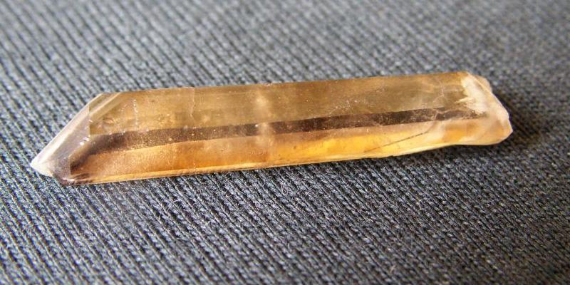 Křemen (var. Záhněda)