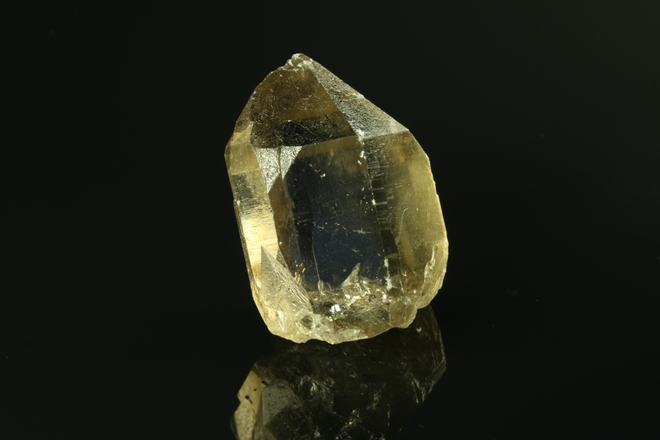 Křemen (var. Záhněda)