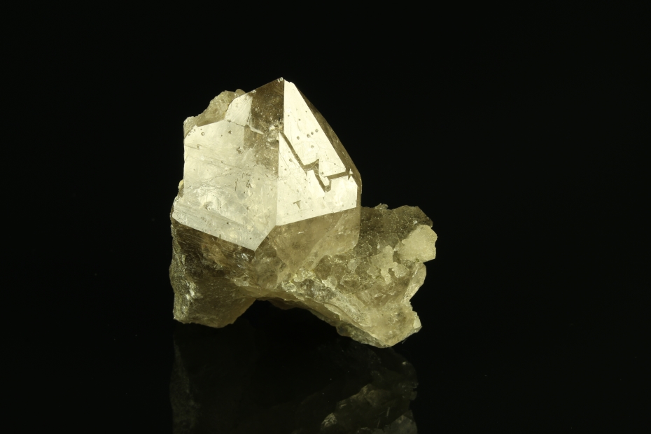 Křemen (var. Záhněda)