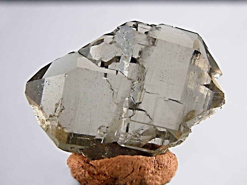 Křemen (var. Záhněda)