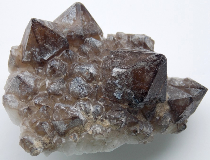 Křemen (var. Záhněda)