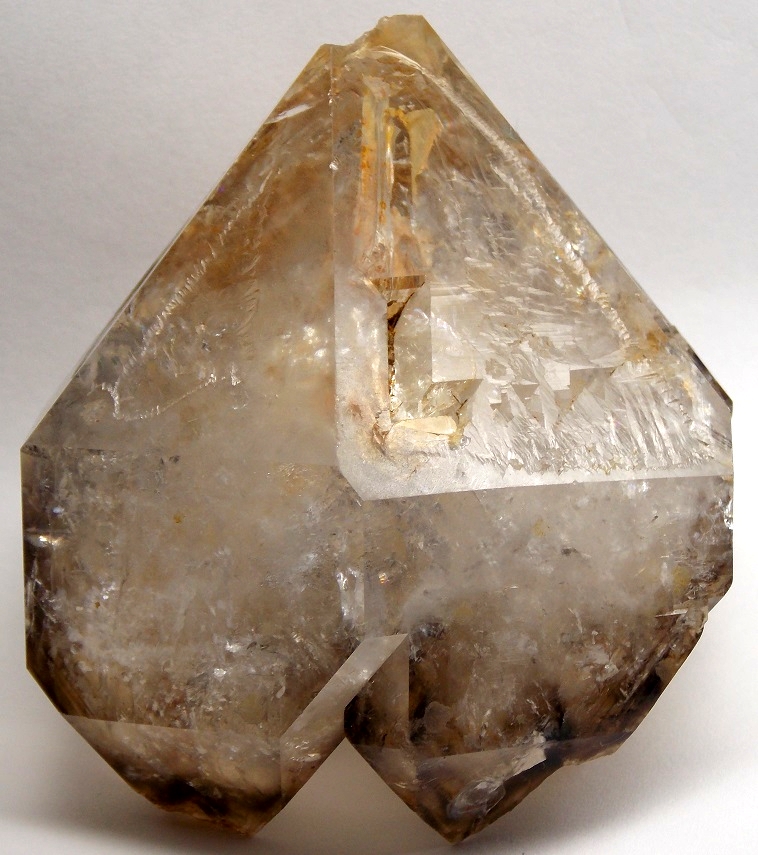 Křemen (var. Záhněda)