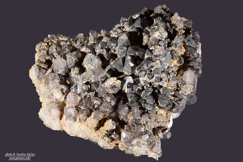 Křemen (var. Záhněda)