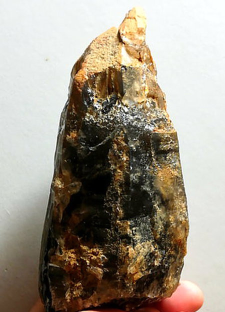 Křemen (var. Záhněda)