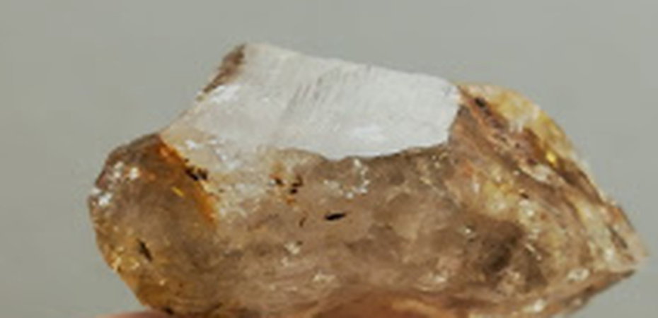 Křemen (var. Záhněda)