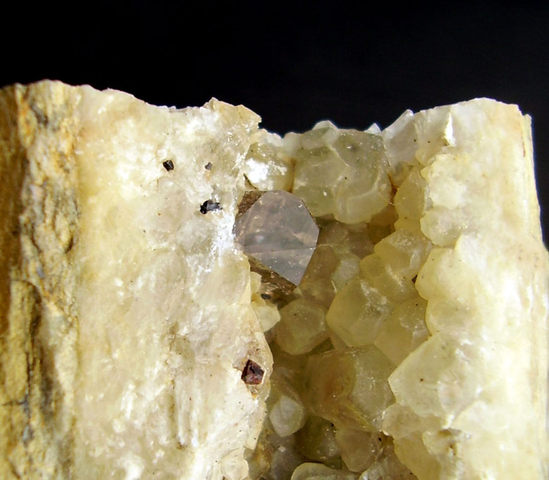 Křemen (var. Záhněda)