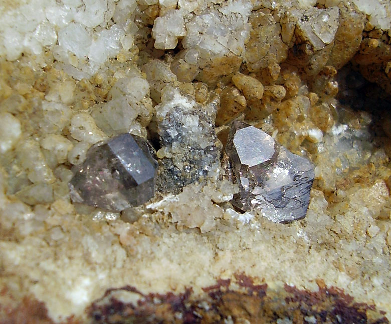 Křemen (var. Záhněda)