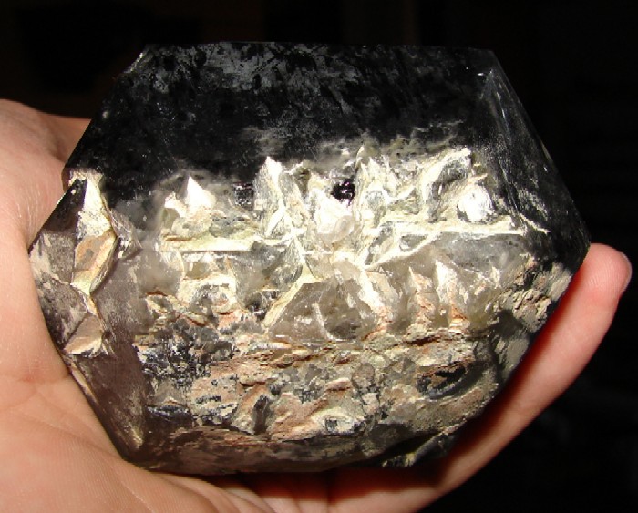 Křemen (var. Záhněda)