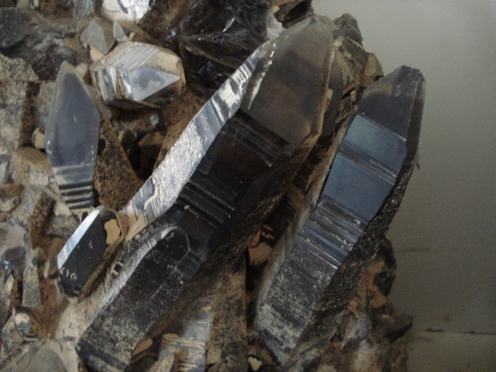 Křemen (var. Záhněda)