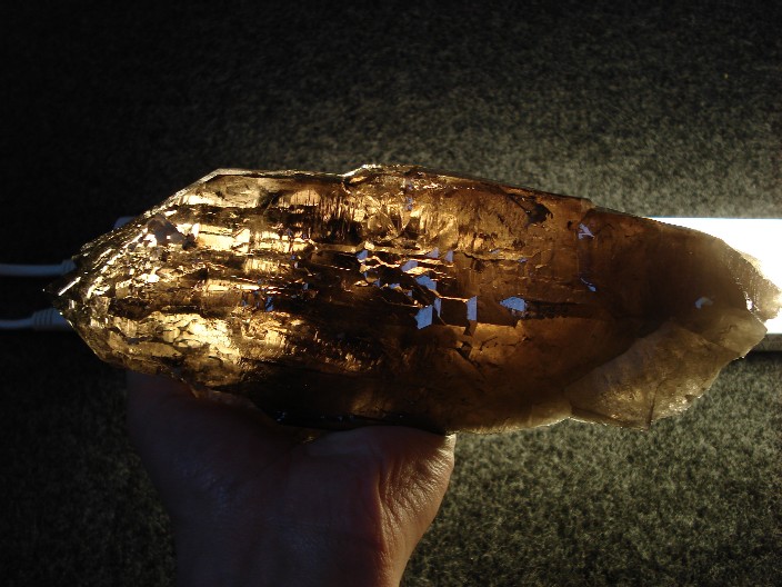 Křemen (var. Záhněda)