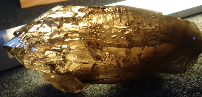 Křemen (var. Záhněda)