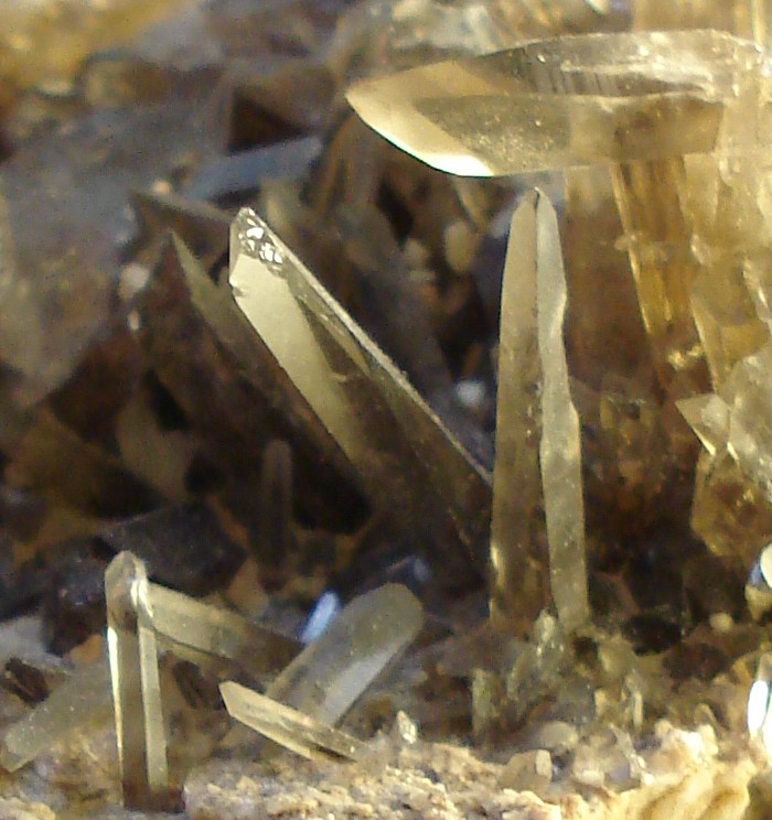 Křemen (var. Záhněda)