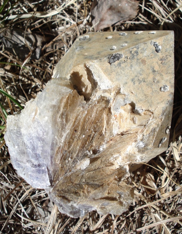 Křemen (var. Záhněda)