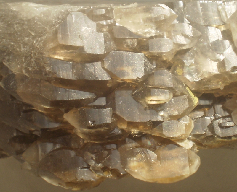 Křemen (var. Záhněda)