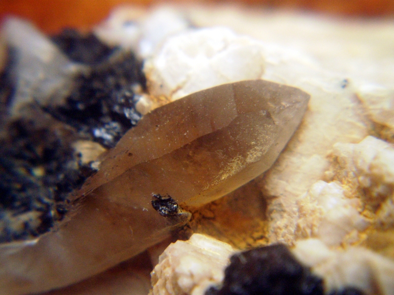 Křemen (var. Záhněda)