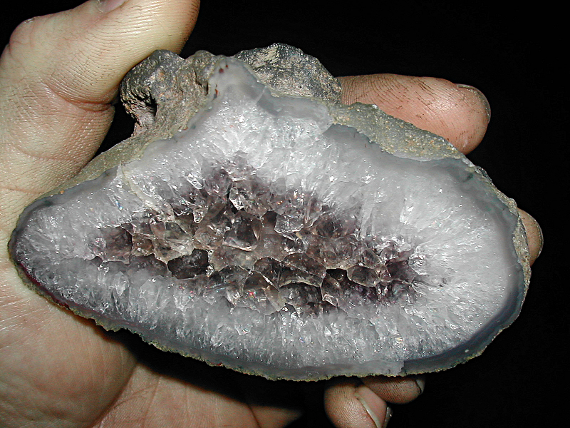 Křemen (var. Záhněda)