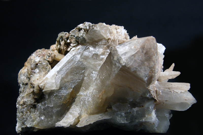 Křemen (var. Záhněda)