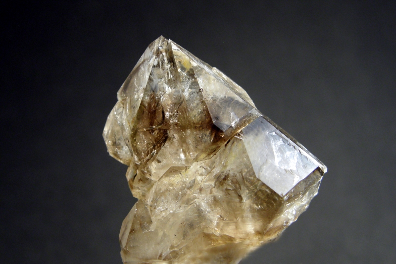 Křemen (var. Záhněda)