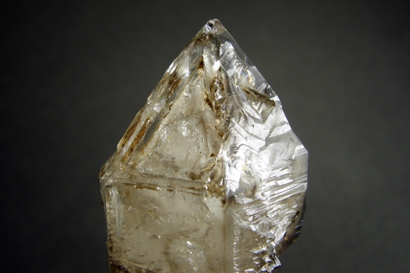 Křemen (var. Záhněda)