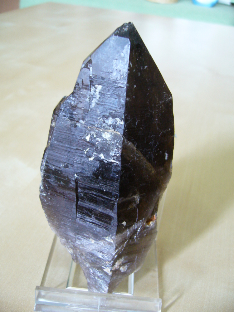 Křemen (var. Záhněda)