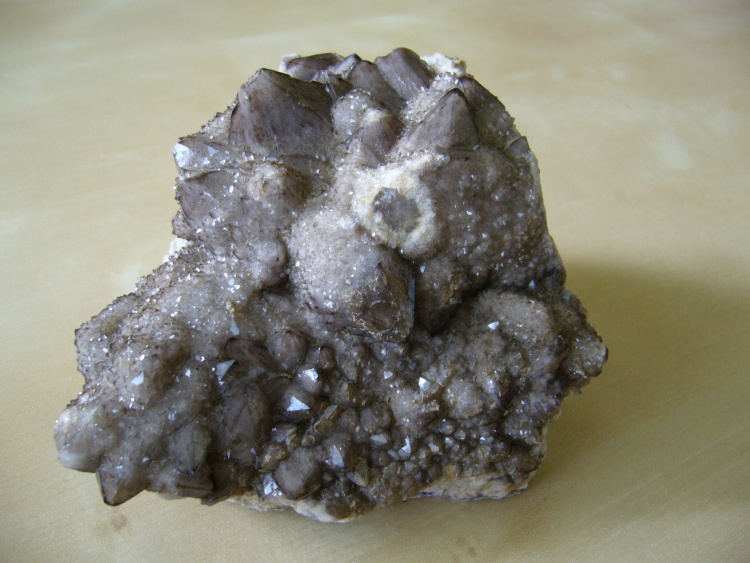 Křemen (var. Záhněda)