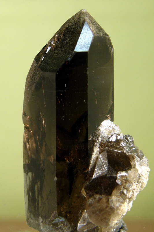 Křemen (var. Záhněda)