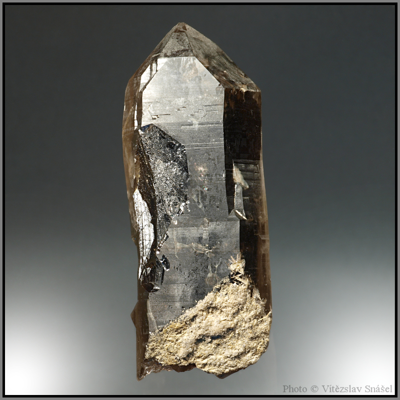 Křemen (var. Záhněda)