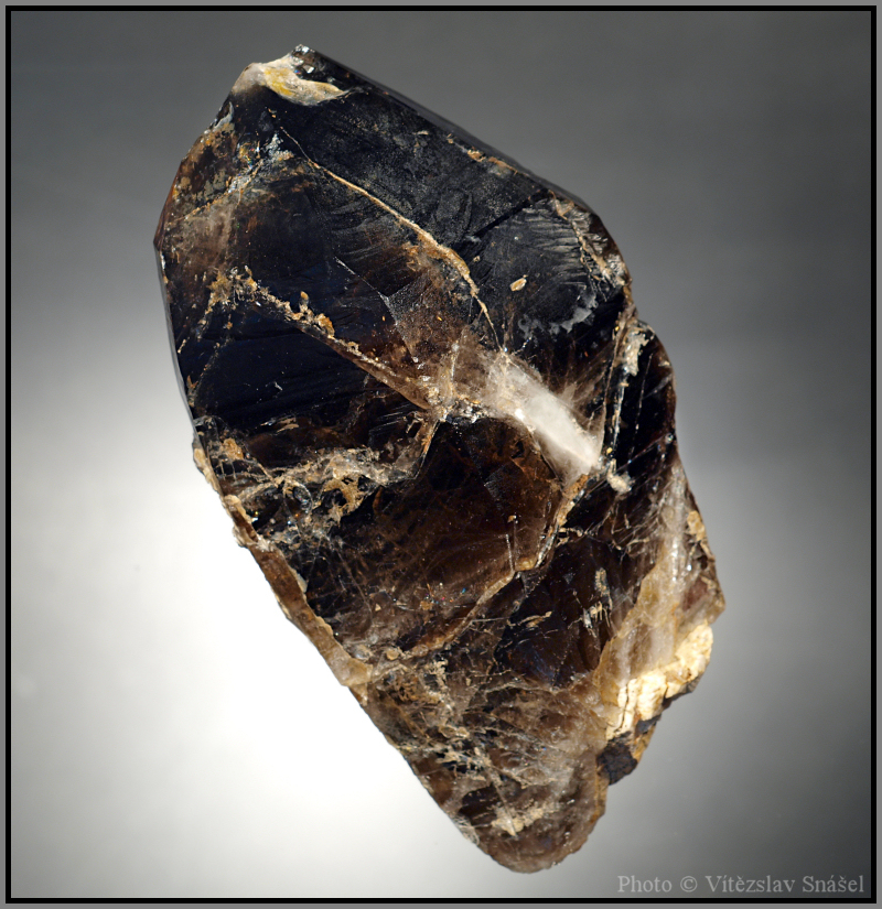 Křemen (var. Záhněda)