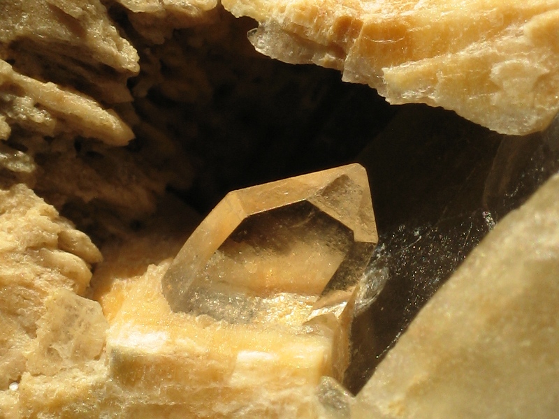 Křemen (var. Záhněda)