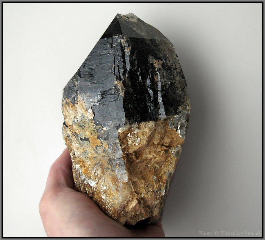 Křemen (var. Záhněda)