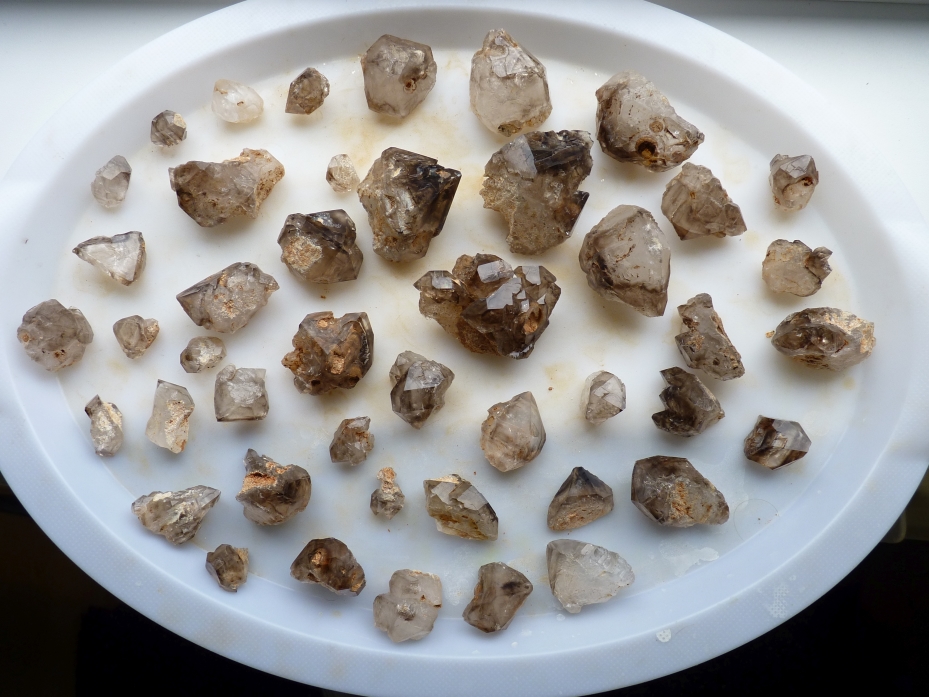 Křemen (var. Záhněda)