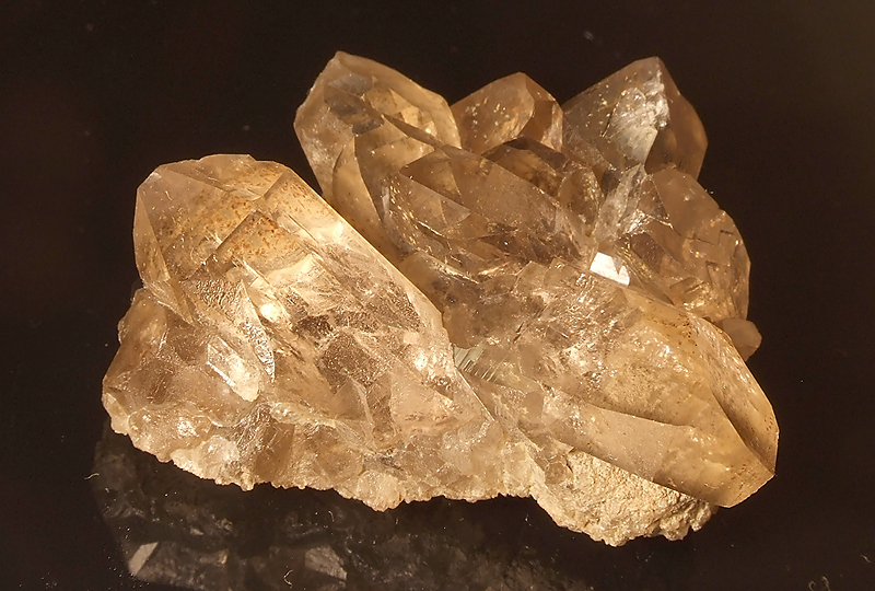 Křemen (var. Záhněda)