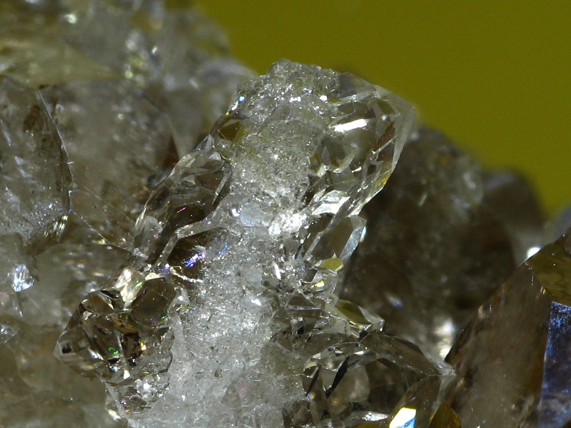 Křemen (var. Záhněda)