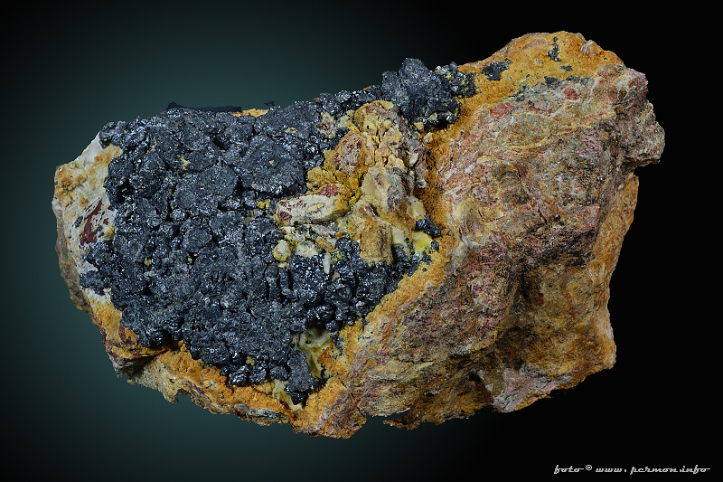 Safflorit, Skutterudit