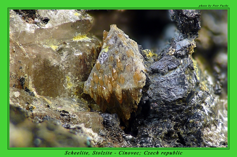 Scheelit, Stolzit