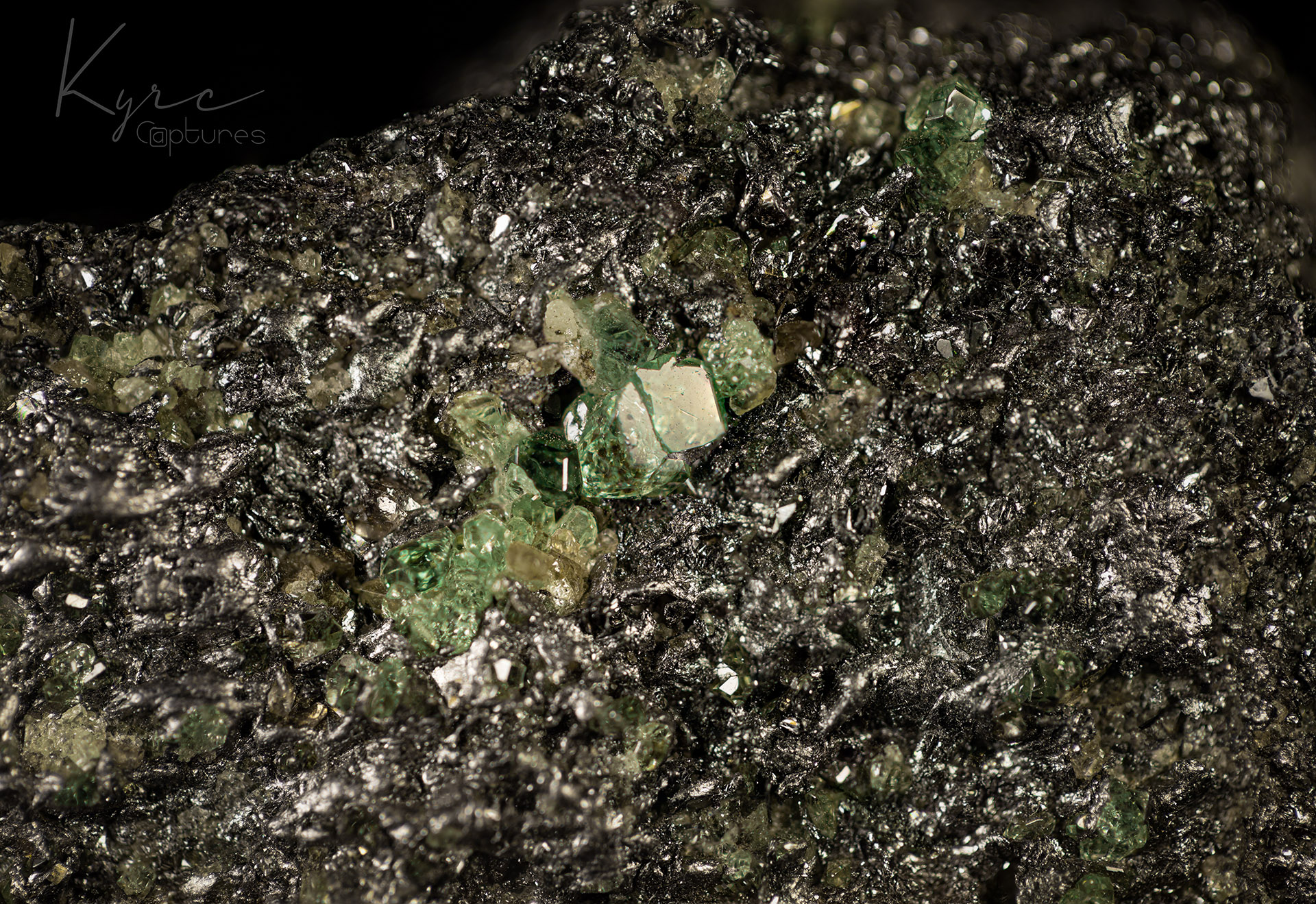 Tsavorit, Diopsid, Grafit