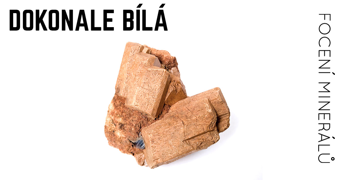 Fotografování minerálů na bílém pozadí