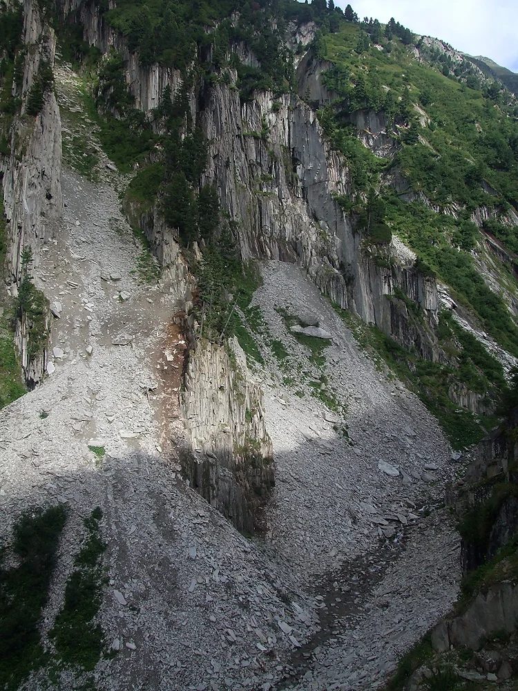 Mineralogická lokalita Cavradischlucht, Sedrun, Switzerland