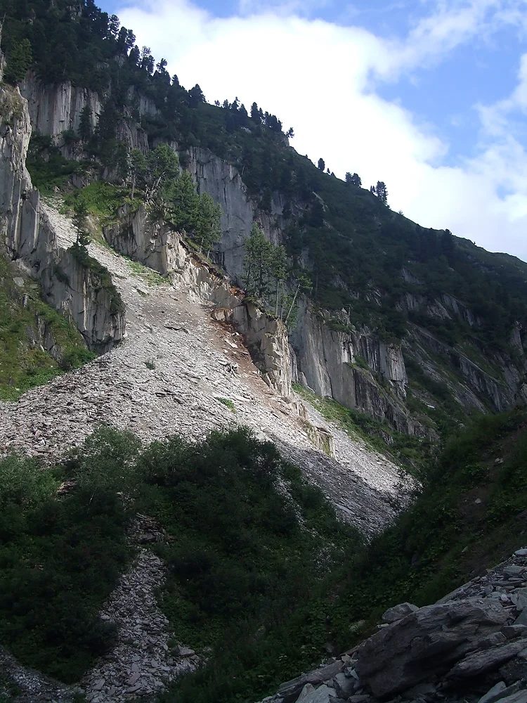 Mineralogická lokalita Cavradischlucht, Sedrun, Switzerland