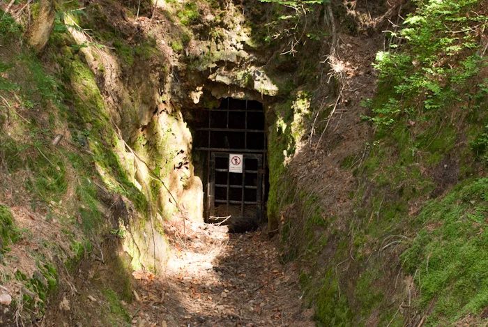 Mineralogická lokalita Libnov u Oloví, Czech Republic