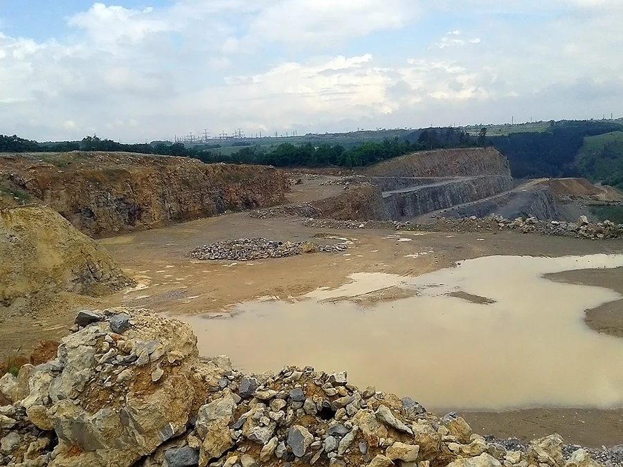 Mineralogická lokalita Praha - Radotín, lom Hvížďalka, Czech Republic
