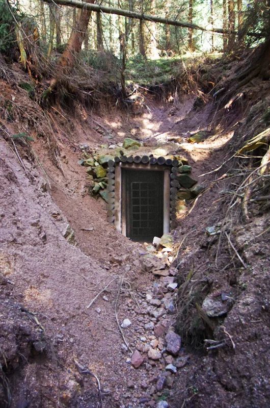 Mineralogická lokalita Smrkovec, štola faráře Plössla, Czech Republic