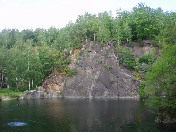 Mineralogická lokalita Vápenná, Vycpálkův lom, Czech Republic