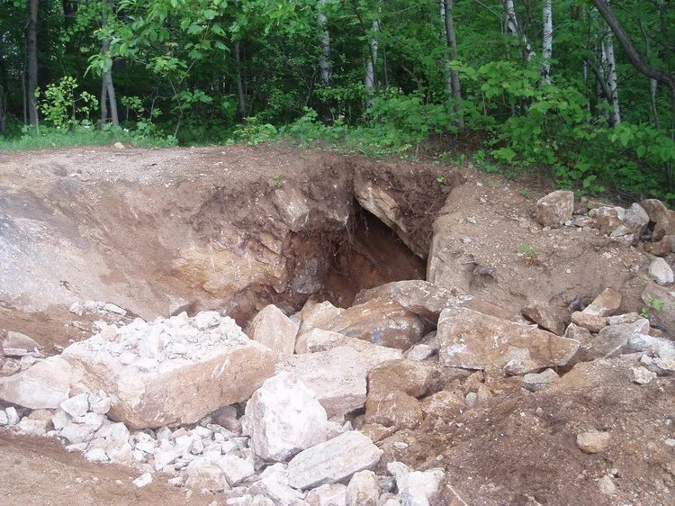 Mineralogická lokalita Vápenná, Vycpálkův lom, Czech Republic