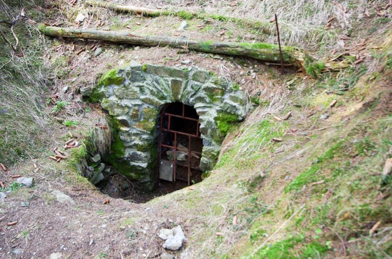 Mineralogická lokalita Zlatý Kopec, štola Johannes, Czech Republic