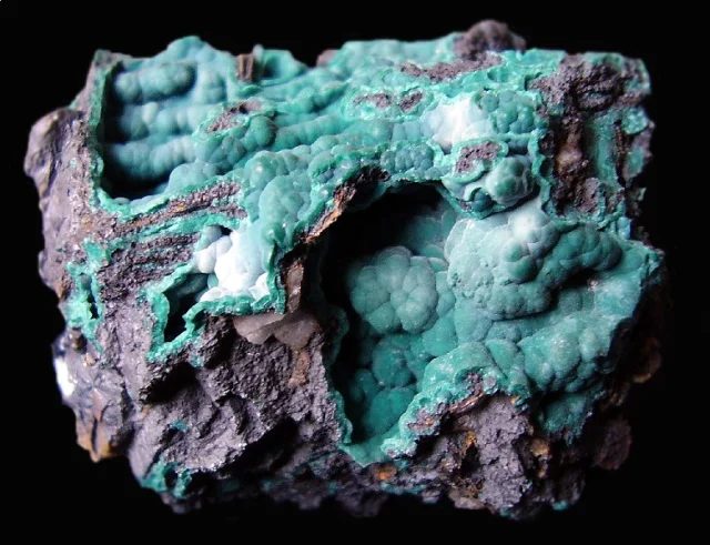Fotografie minerálu Pseudomalachit z lokality Lubietová, Slovakia