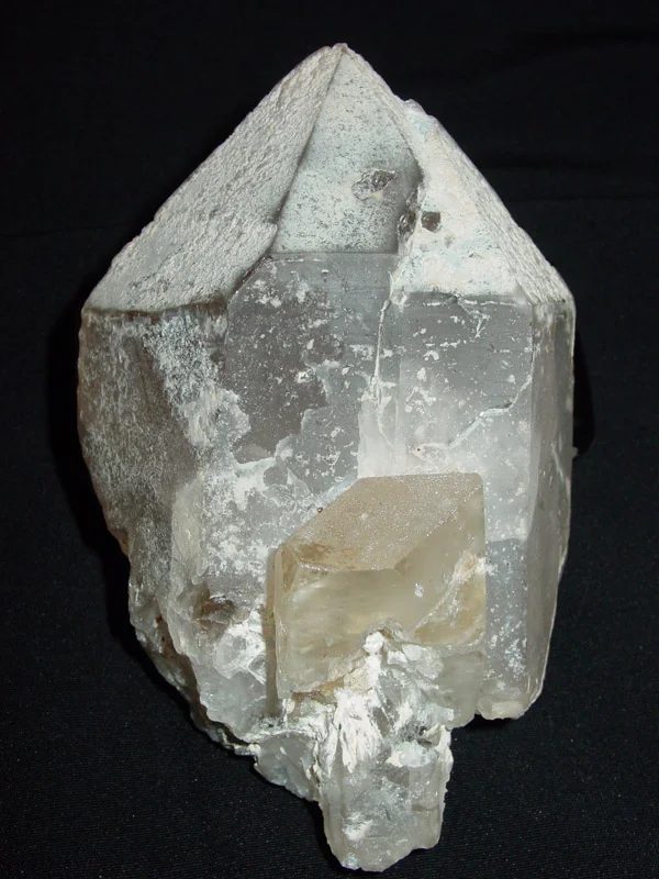 Fotografie minerálů Křemen, Topaz z lokality Baw Mar, Myanmar